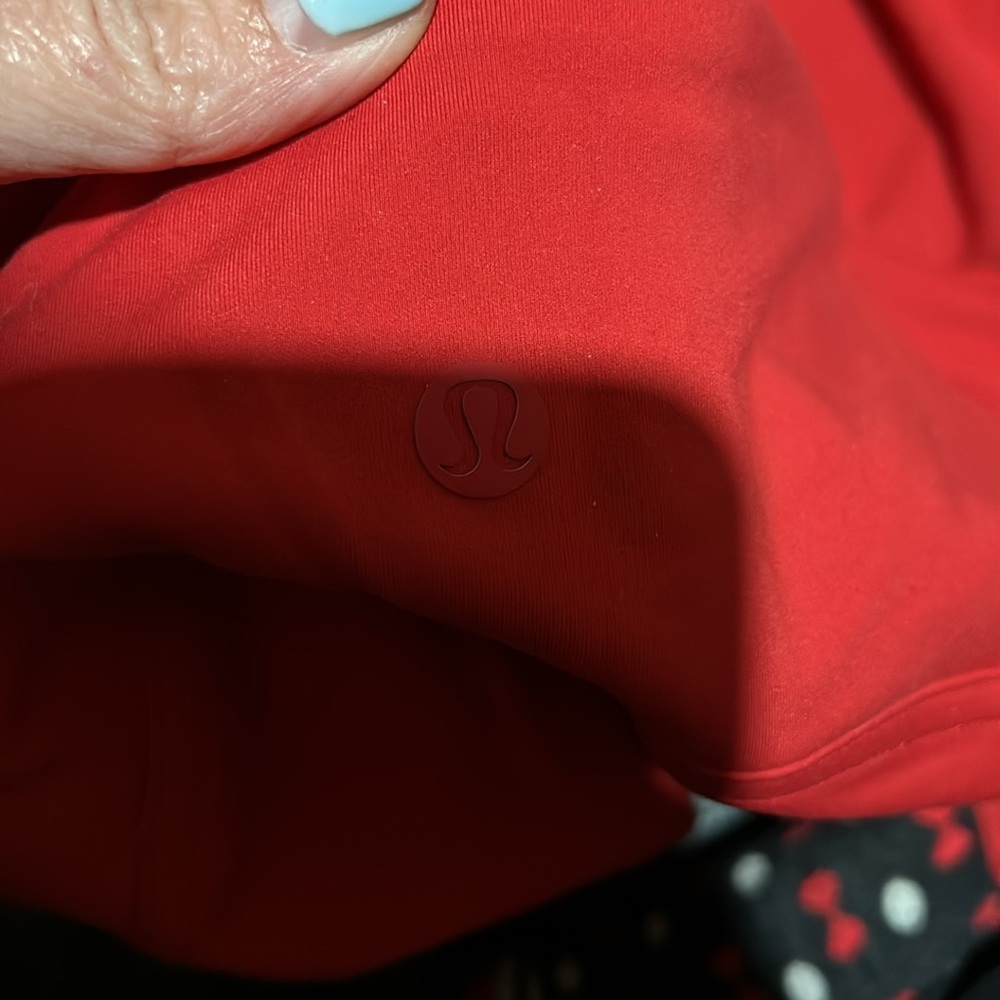 Lululemon - Picture 3 of 8